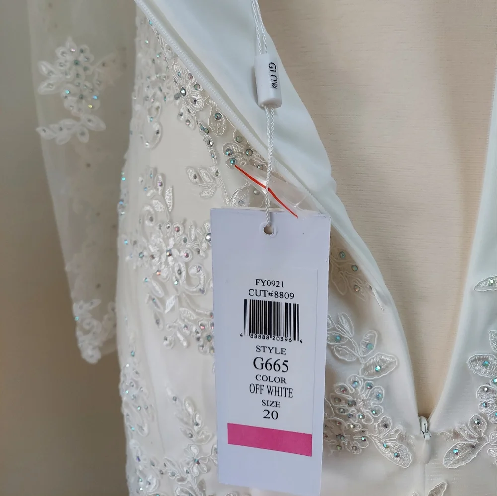 Glow size 20 trumpet mermaid wedding dress. Lace, mesh, appliqué. - Picture 9 of 16